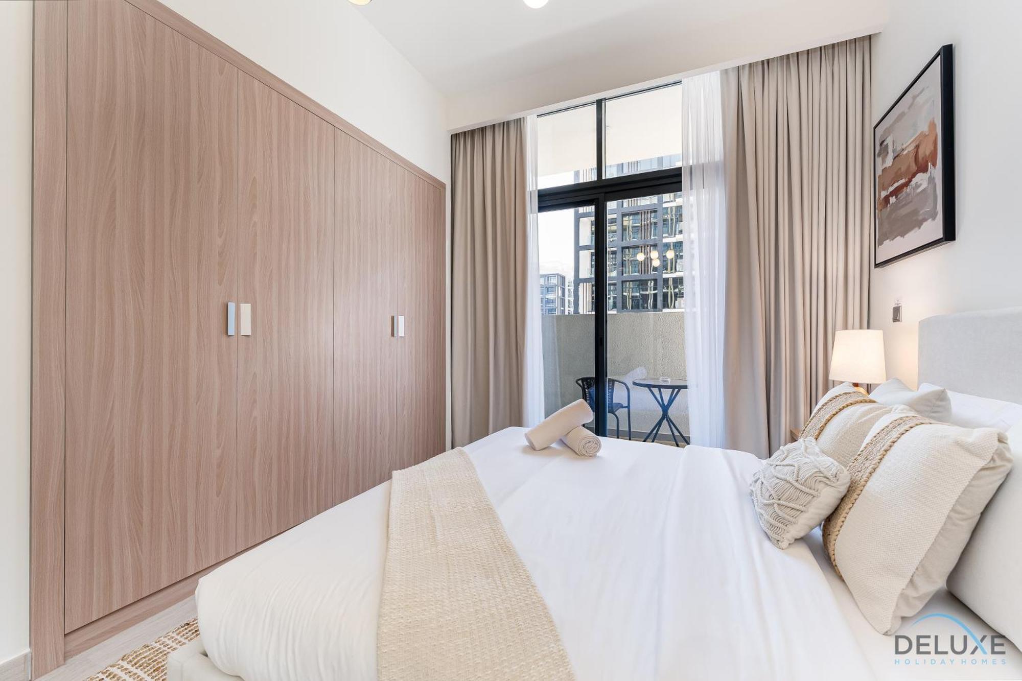 Apartment Contemporary In Azizi Riviera 31, Al Merkadh By Deluxe Homes